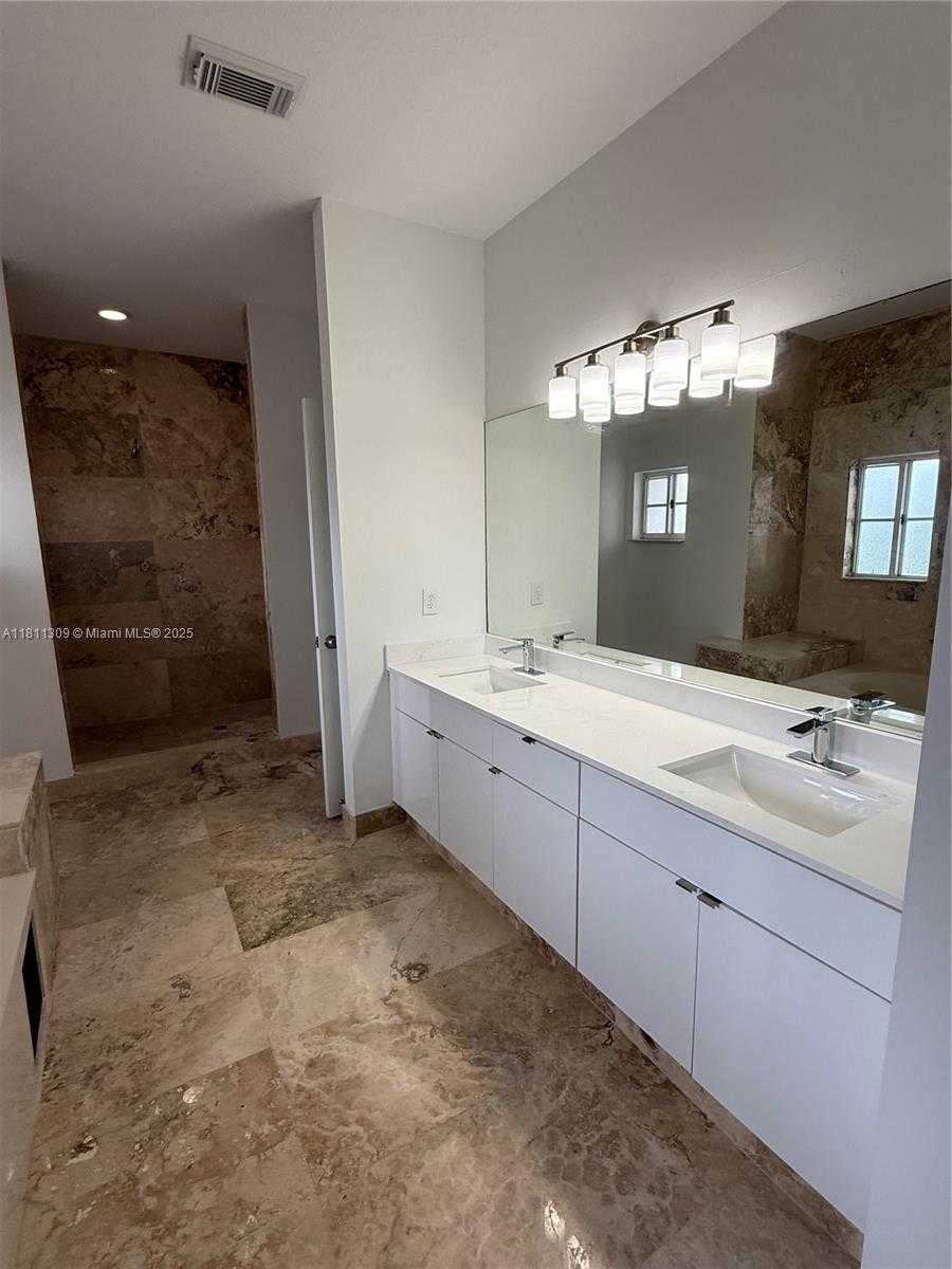 Small Image of 4157 NORTH EAST 14TH ST, Homestead Number 10