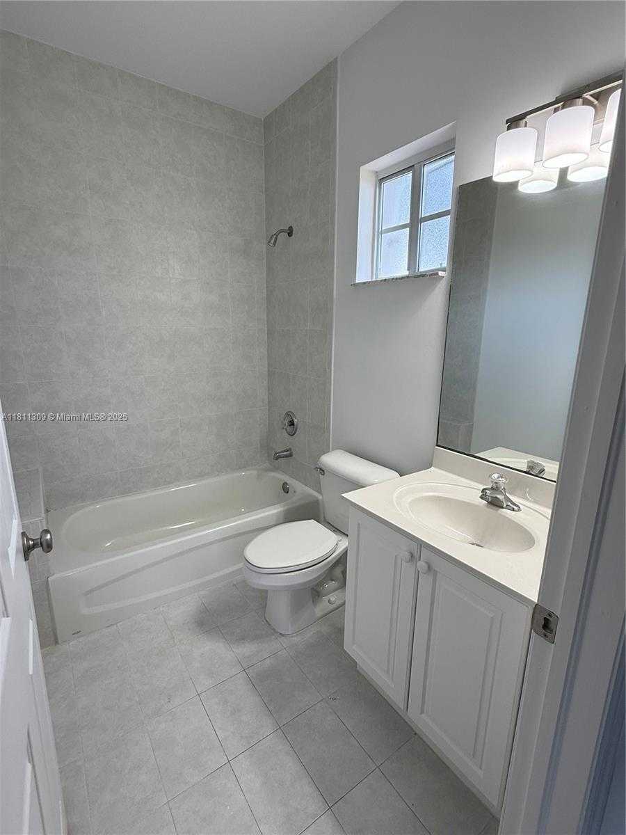 Small Image of 4157 NORTH EAST 14TH ST, Homestead Number 16