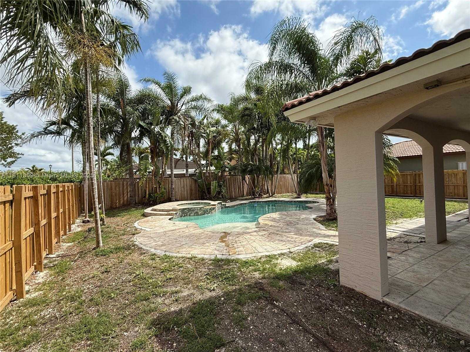 Small Image of 4157 NORTH EAST 14TH ST, Homestead Number 21