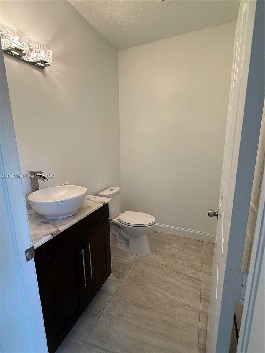 Small Image of 4157 NORTH EAST 14TH ST, Homestead Number 6