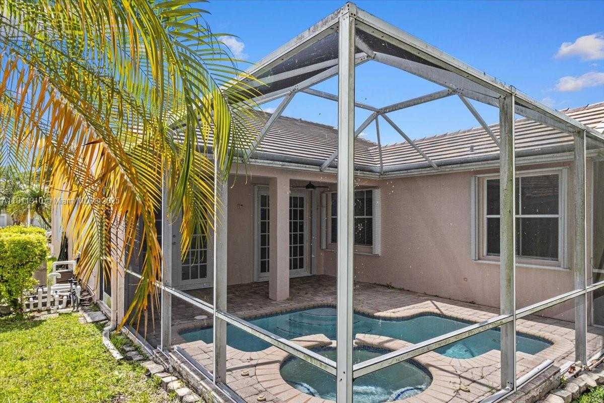 Small Image of 930 BRIAR RIDGE RD, Weston Number 14