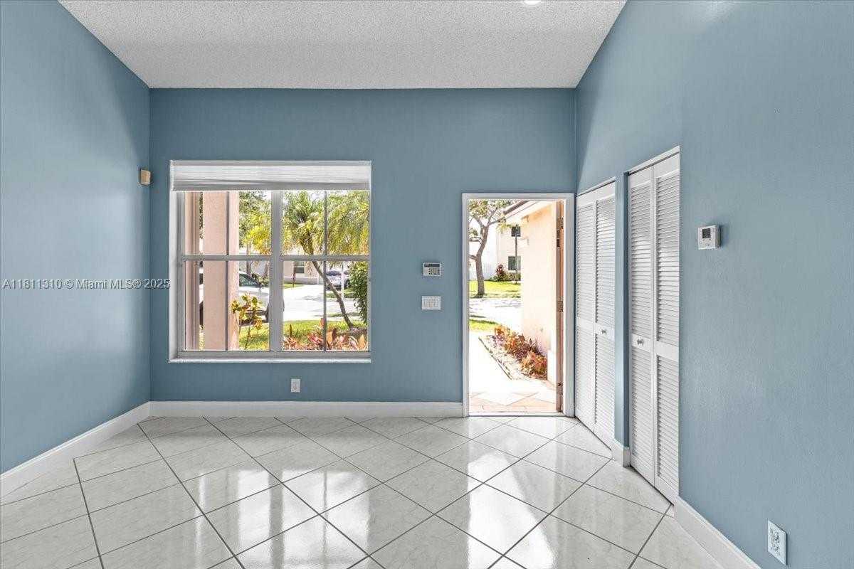 Small Image of 930 BRIAR RIDGE RD, Weston Number 21