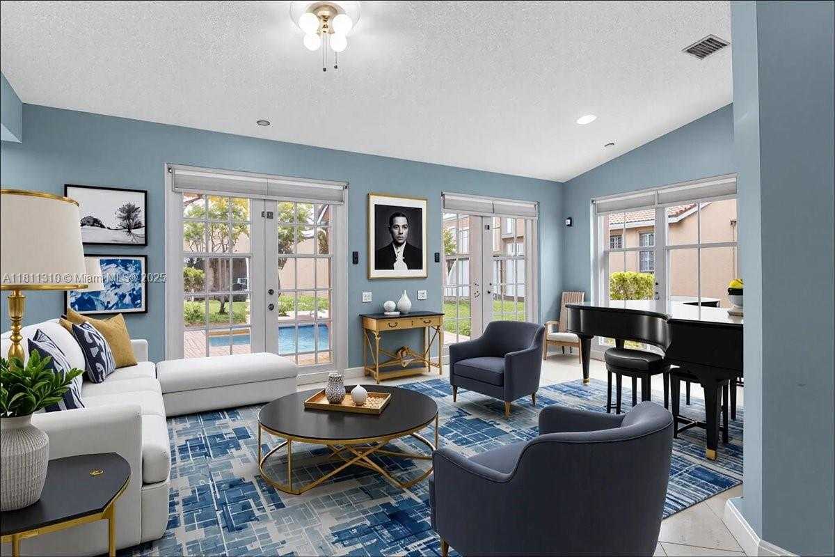 Small Image of 930 BRIAR RIDGE RD, Weston Number 4