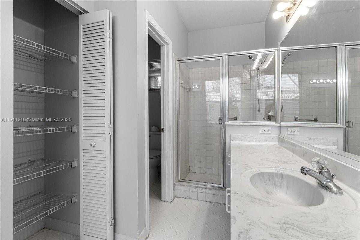 Small Image of 930 BRIAR RIDGE RD, Weston Number 55