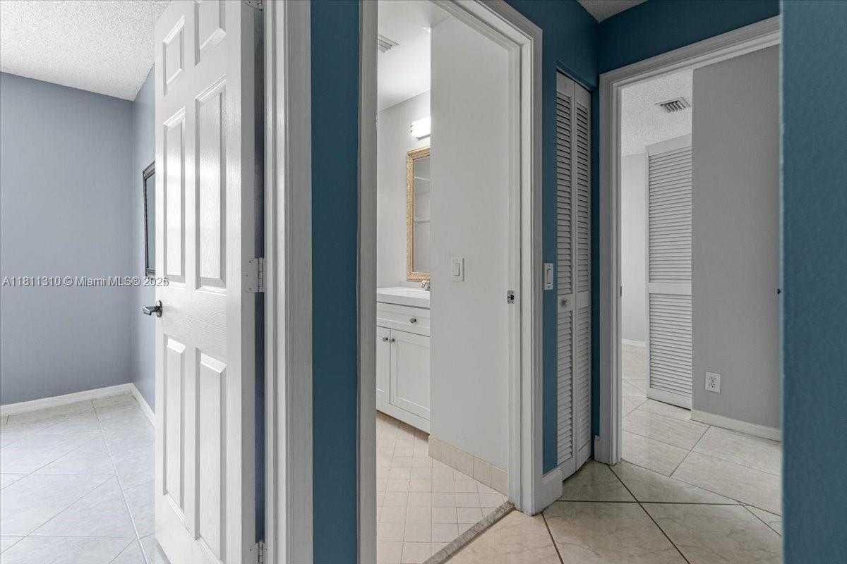 Small Image of 930 BRIAR RIDGE RD, Weston Number 57