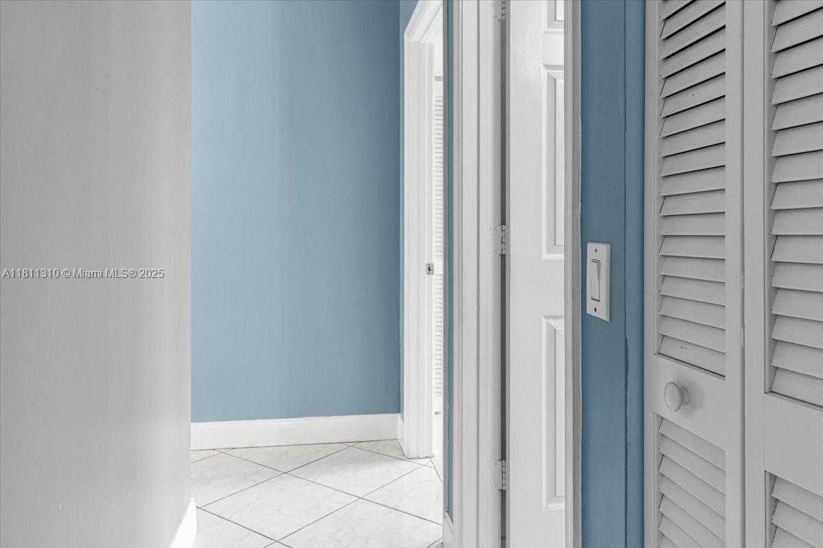 Small Image of 930 BRIAR RIDGE RD, Weston Number 62
