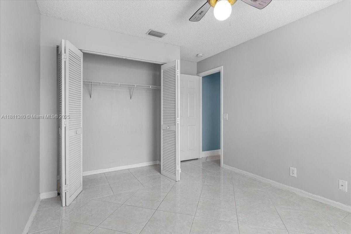 Small Image of 930 BRIAR RIDGE RD, Weston Number 63