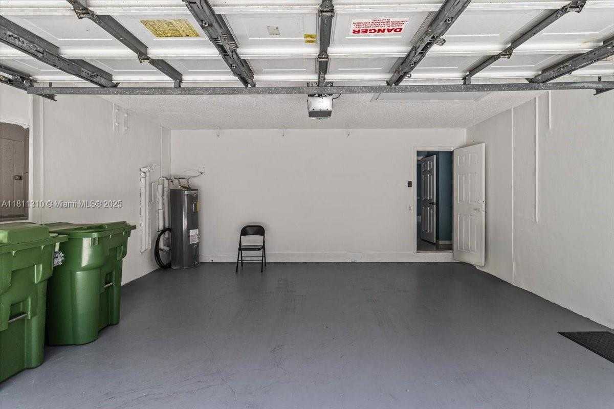 Small Image of 930 BRIAR RIDGE RD, Weston Number 67