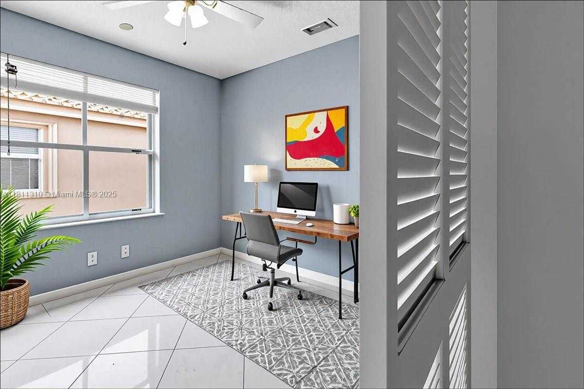 Small Image of 930 BRIAR RIDGE RD, Weston Number 74