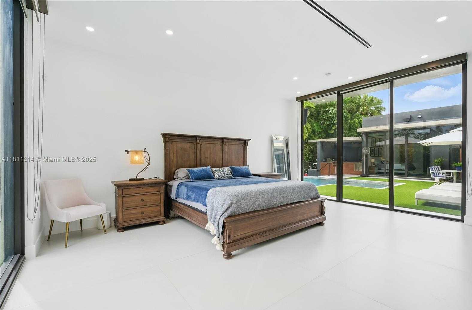 Small Image of 1845 NORTH EAST 124TH ST, North Miami Number 11