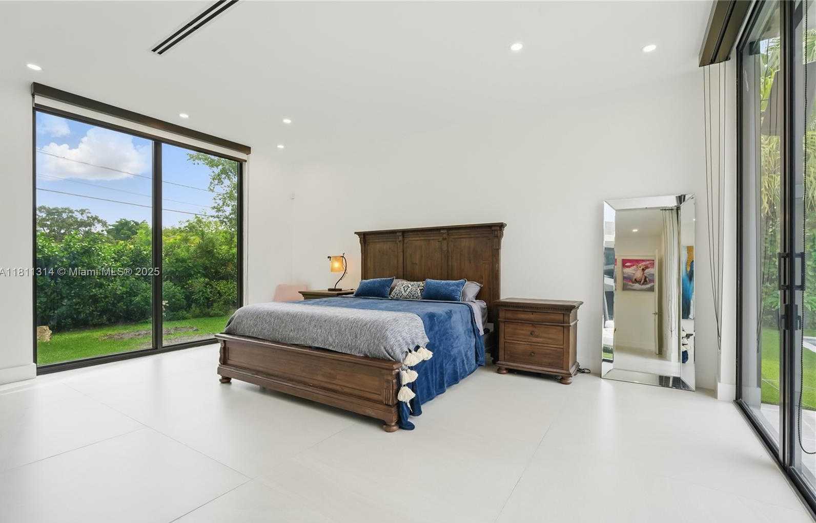 Small Image of 1845 NORTH EAST 124TH ST, North Miami Number 15