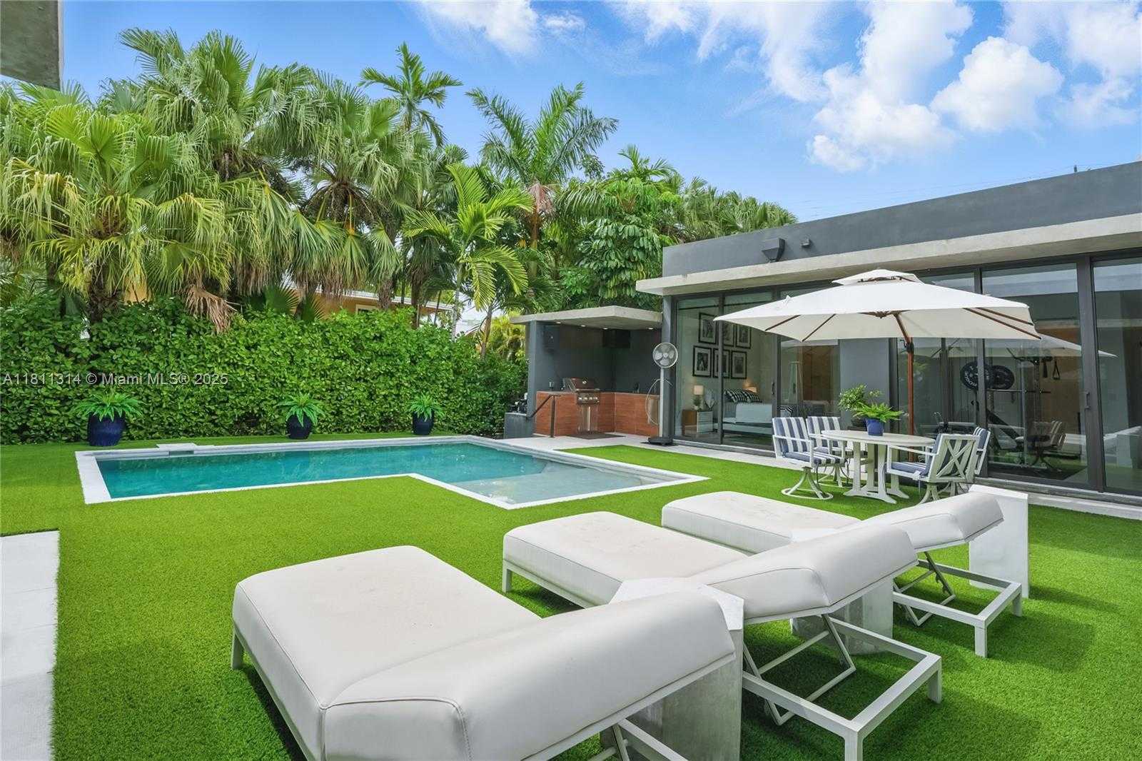 Small Image of 1845 NORTH EAST 124TH ST, North Miami Number 27