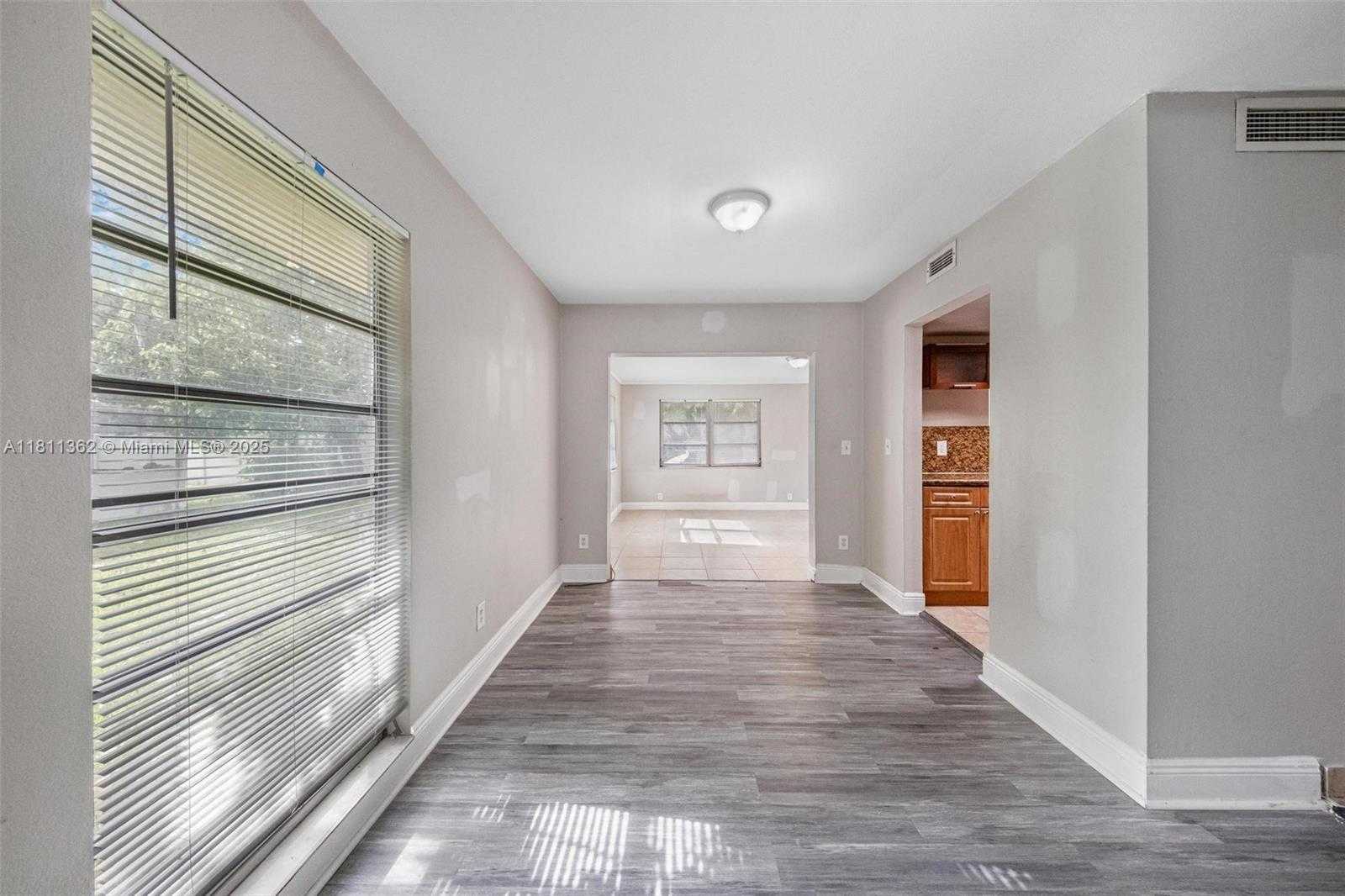 Small Image of 7019 NORTH WEST 63RD ST, Tamarac Number 17