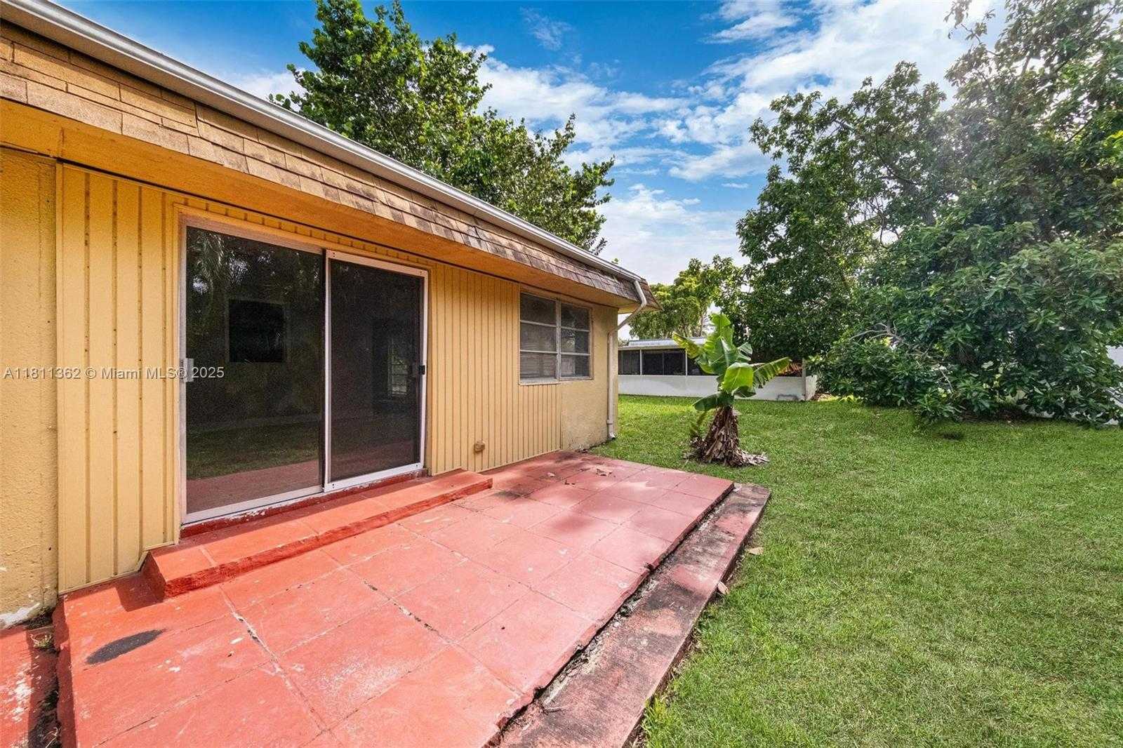 Small Image of 7019 NORTH WEST 63RD ST, Tamarac Number 29