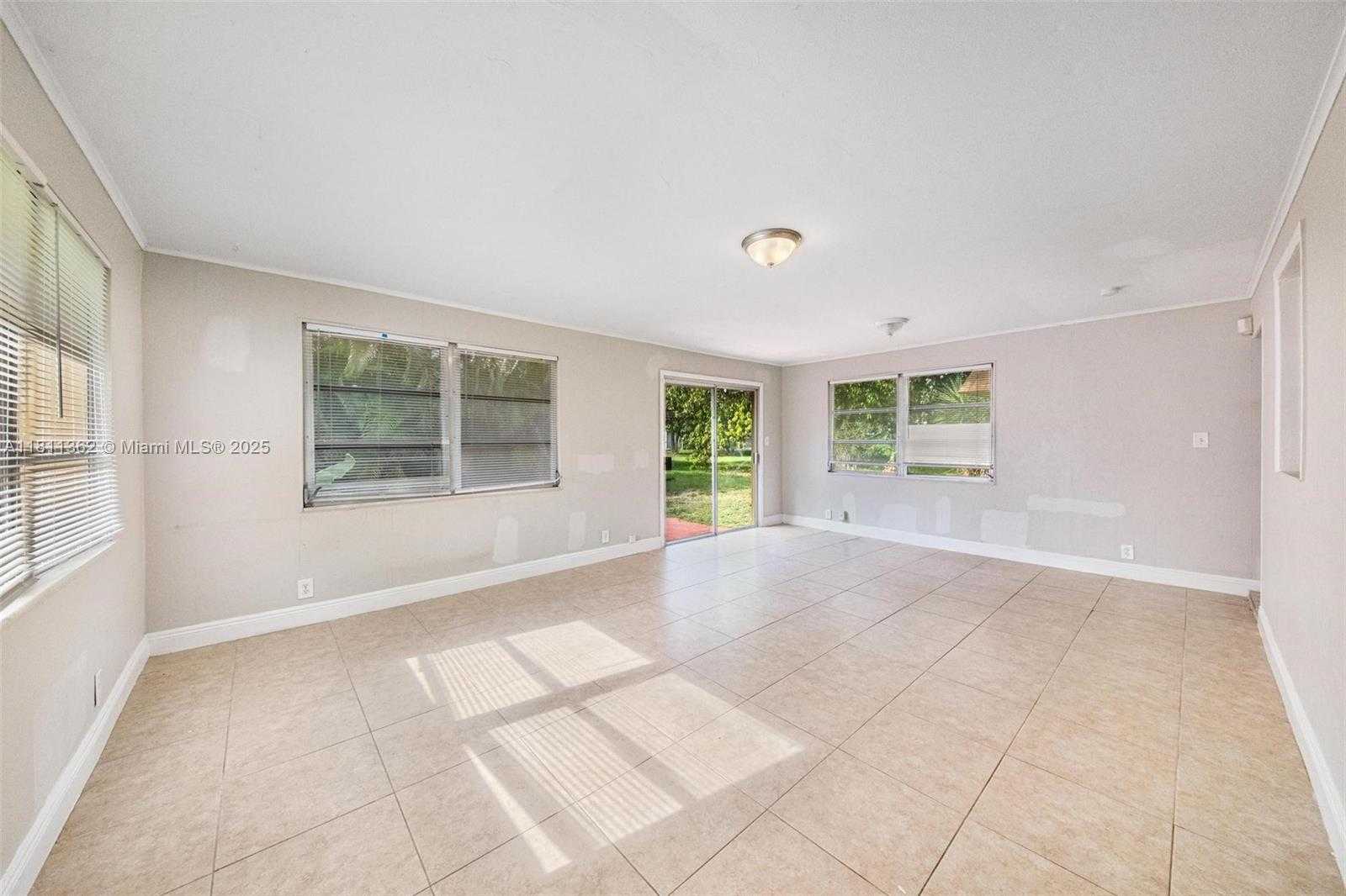 Small Image of 7019 NORTH WEST 63RD ST, Tamarac Number 6