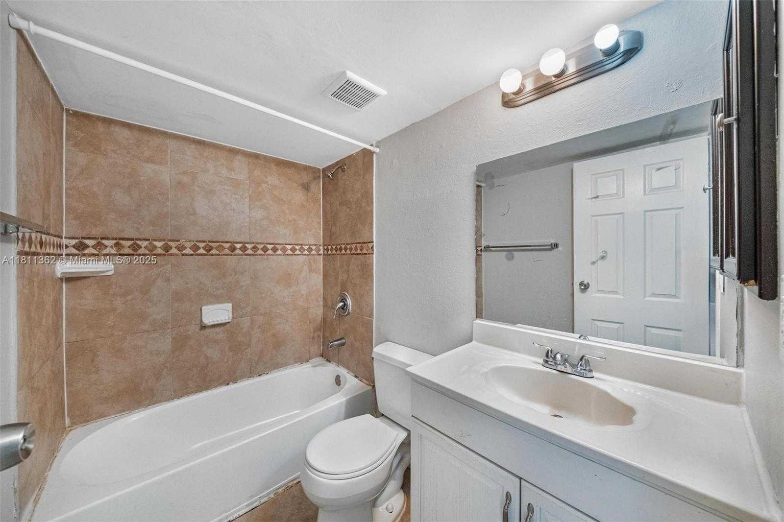 Small Image of 7019 NORTH WEST 63RD ST, Tamarac Number 7