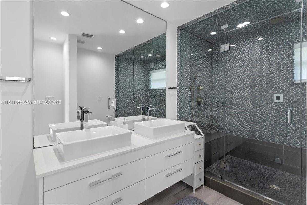 Small Image of 1140 SAN PEDRO AVE, Coral Gables Number 35