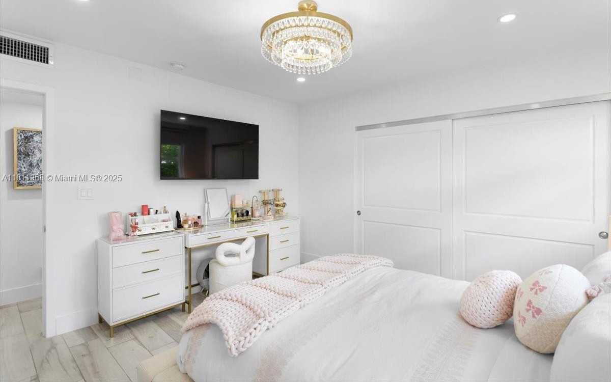 Small Image of 1140 SAN PEDRO AVE, Coral Gables Number 37