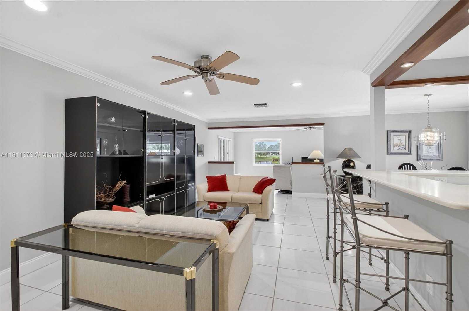 Small Image of 3810 ROWENA CIR, West Palm Beach Number 10