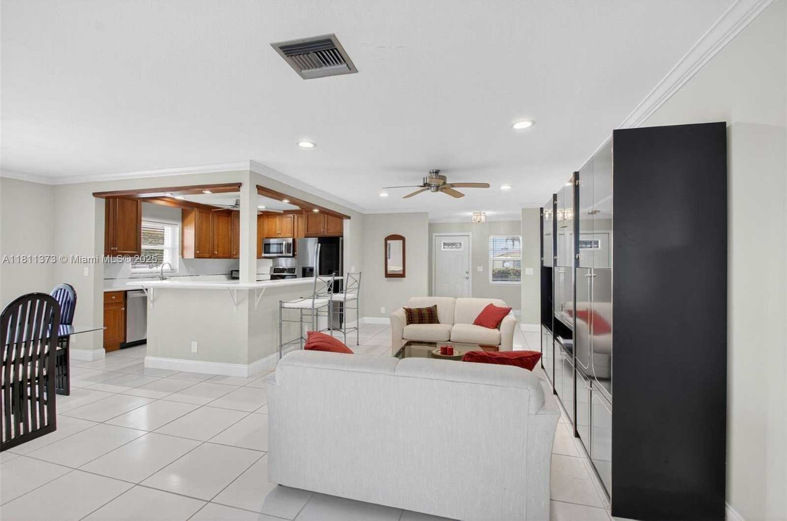 Small Image of 3810 ROWENA CIR, West Palm Beach Number 12