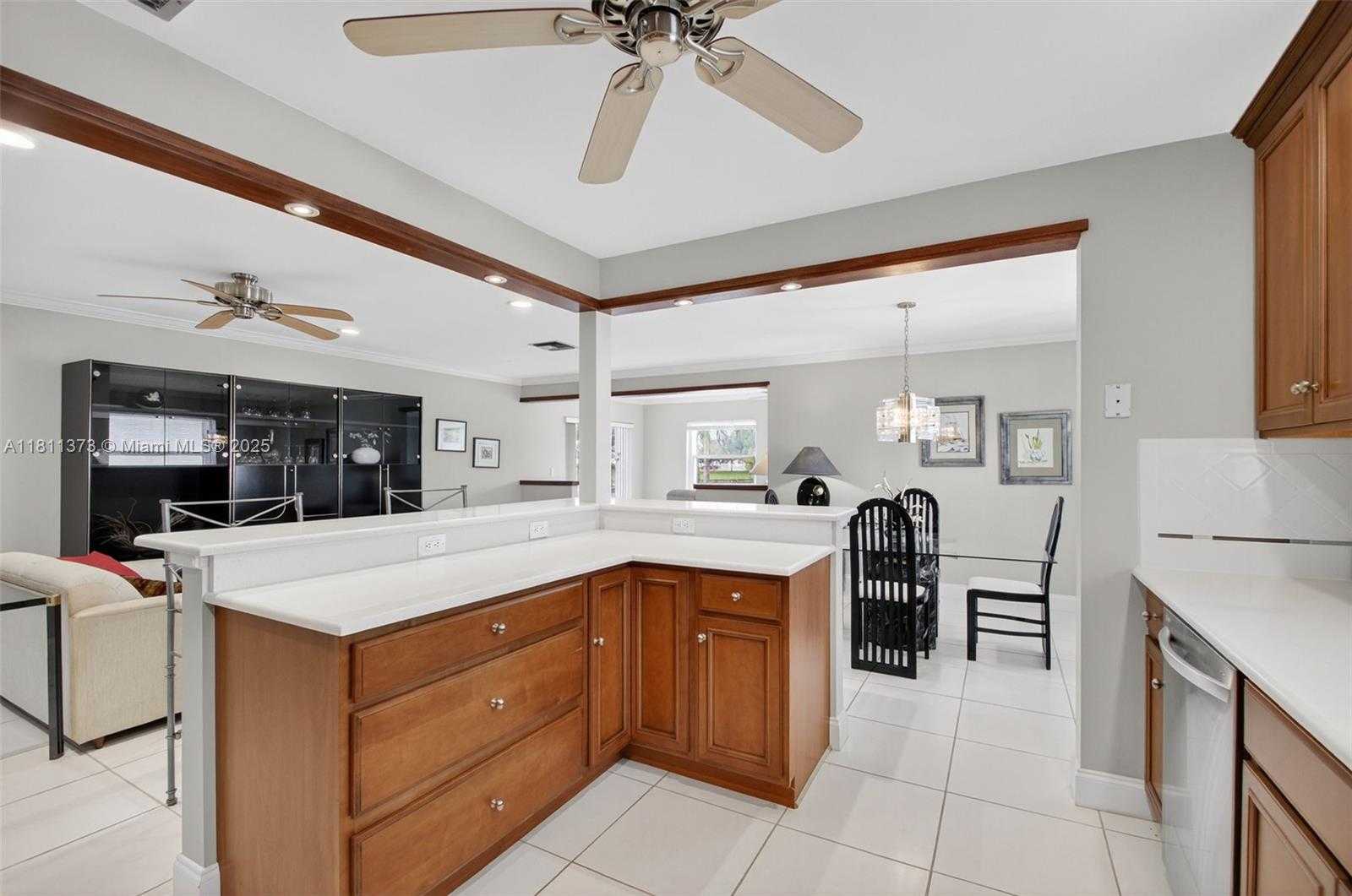 Small Image of 3810 ROWENA CIR, West Palm Beach Number 15