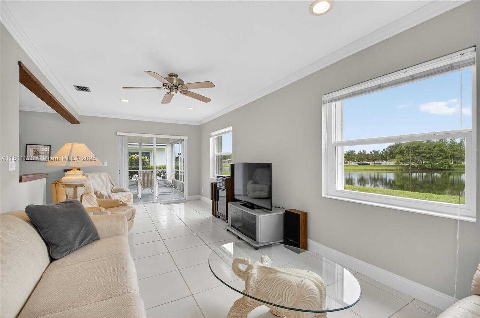 Small Image of 3810 ROWENA CIR, West Palm Beach Number 22