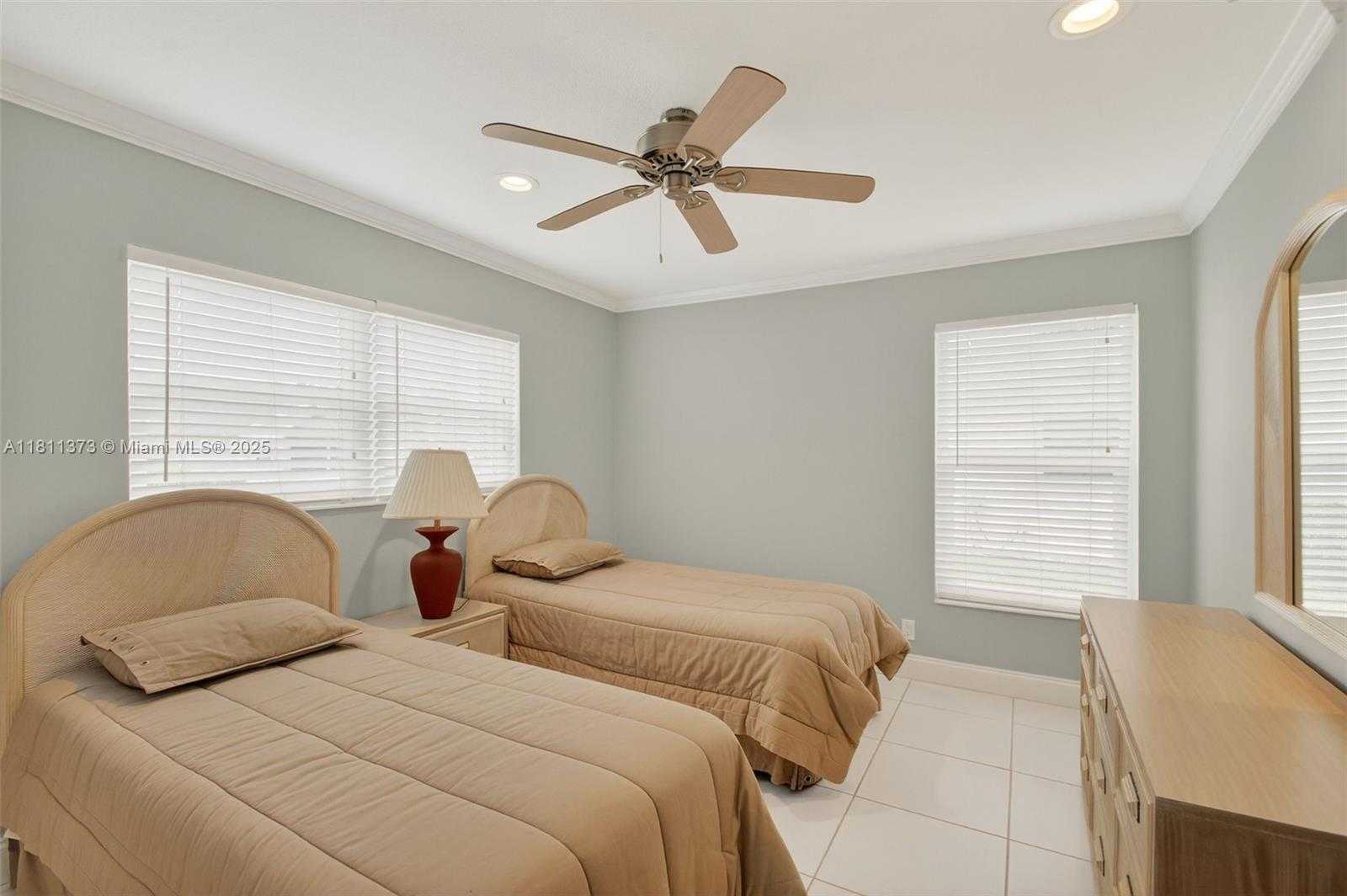 Small Image of 3810 ROWENA CIR, West Palm Beach Number 29