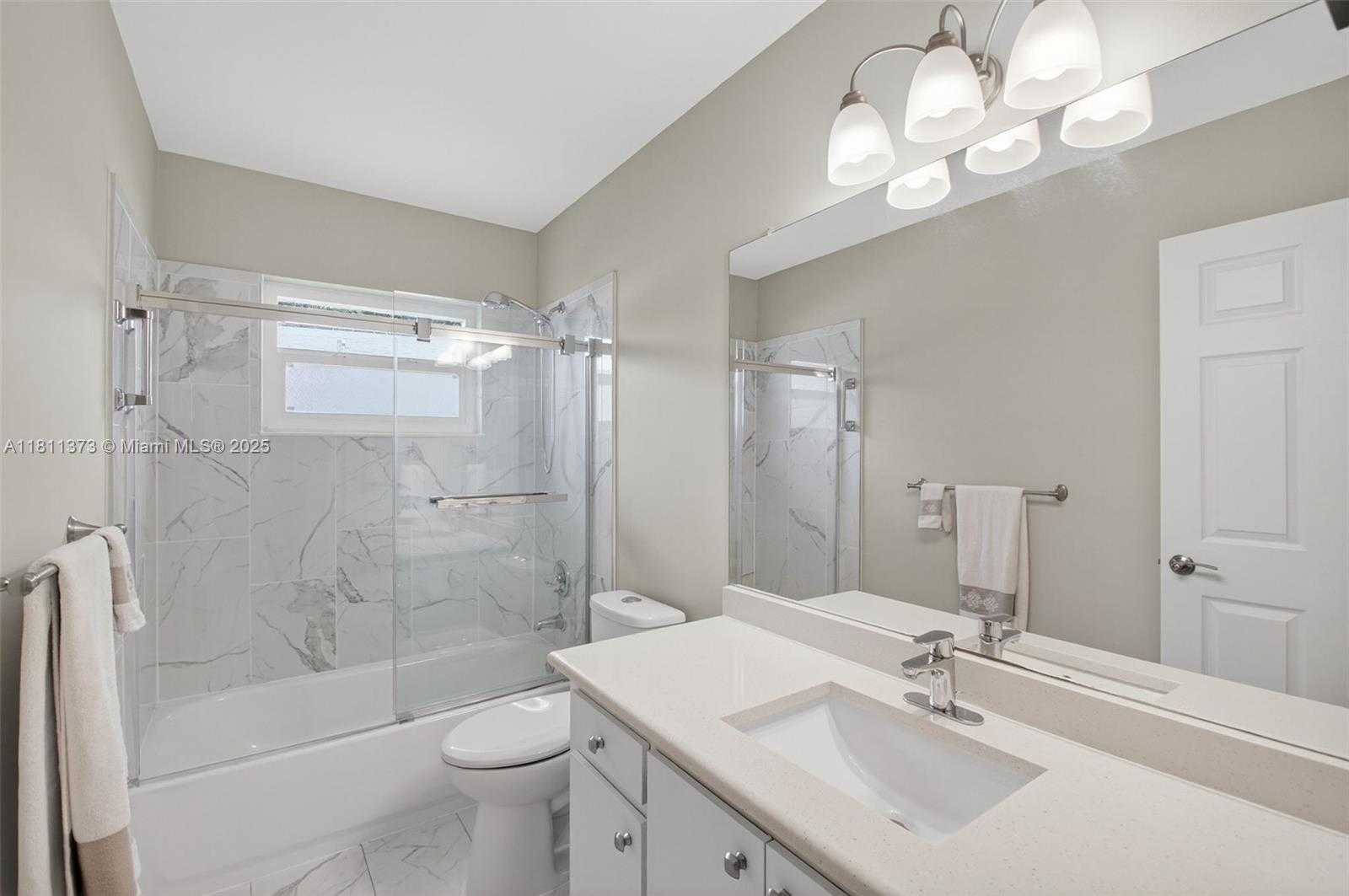 Small Image of 3810 ROWENA CIR, West Palm Beach Number 31
