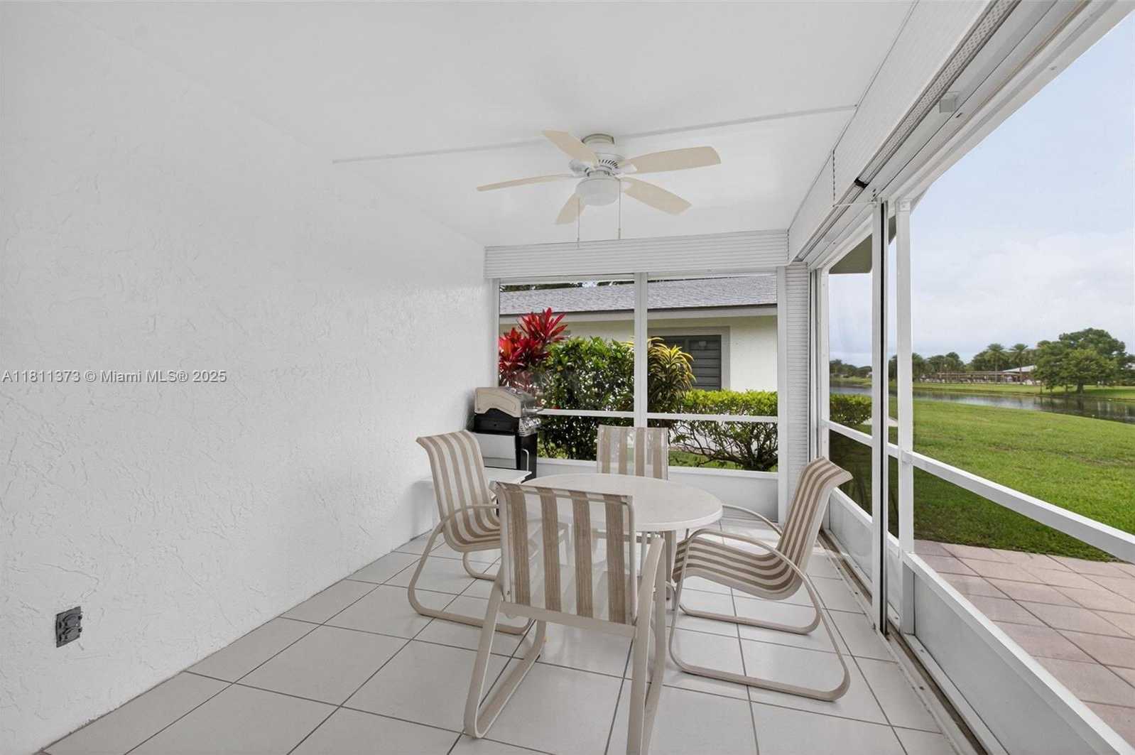Small Image of 3810 ROWENA CIR, West Palm Beach Number 34