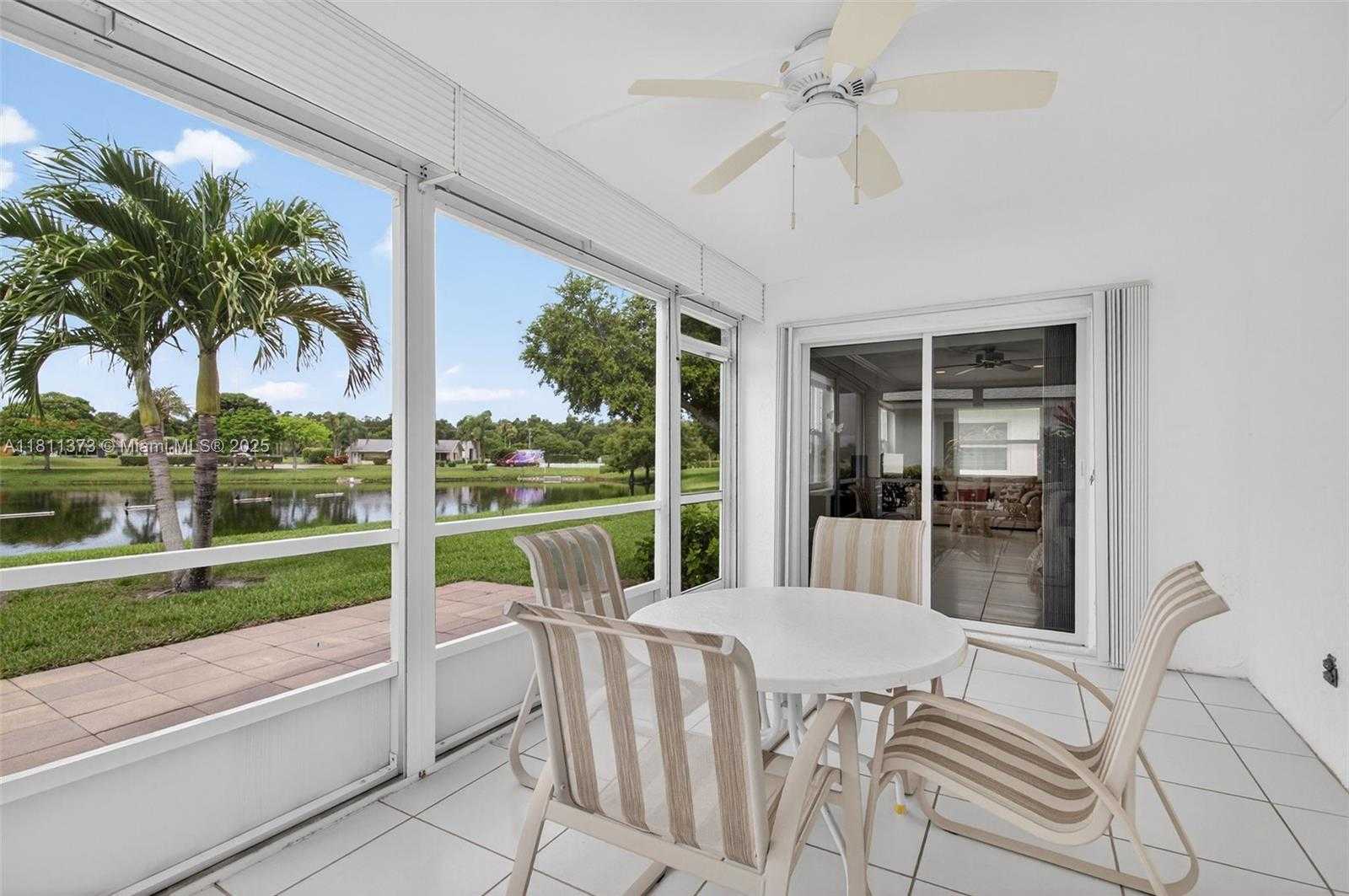 Small Image of 3810 ROWENA CIR, West Palm Beach Number 36