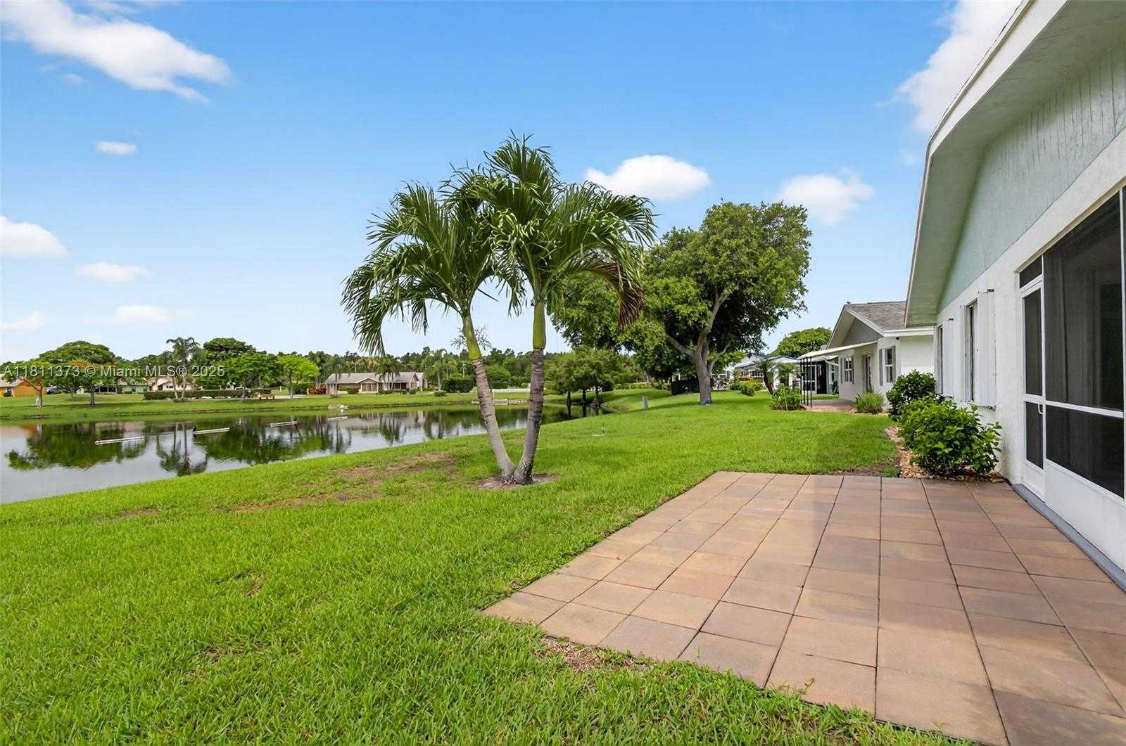 Small Image of 3810 ROWENA CIR, West Palm Beach Number 39