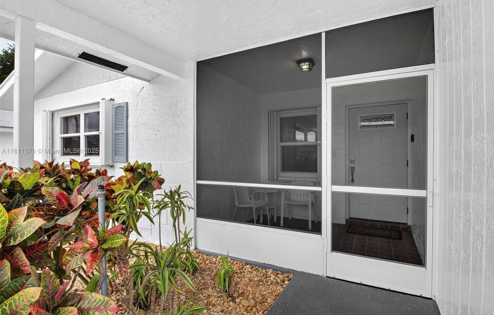 Small Image of 3810 ROWENA CIR, West Palm Beach Number 4