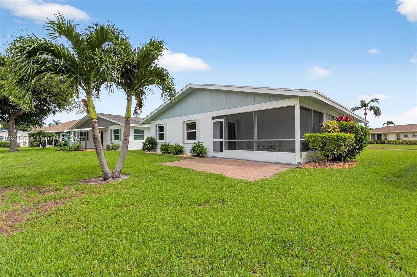 Small Image of 3810 ROWENA CIR, West Palm Beach Number 40
