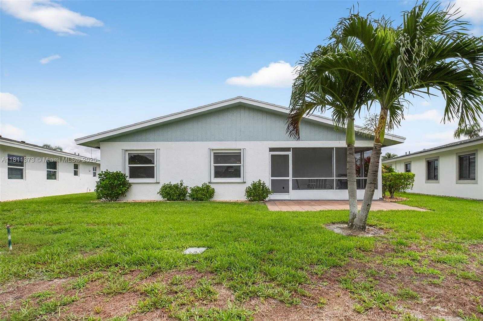 Small Image of 3810 ROWENA CIR, West Palm Beach Number 41
