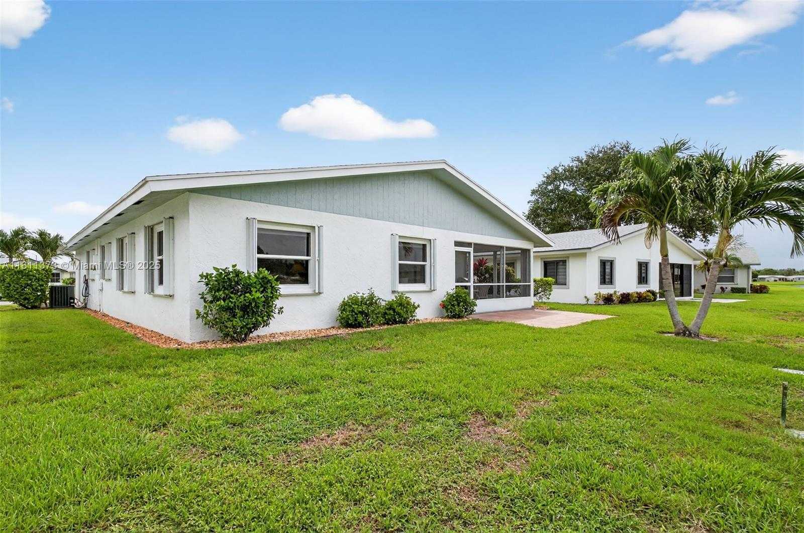 Small Image of 3810 ROWENA CIR, West Palm Beach Number 42