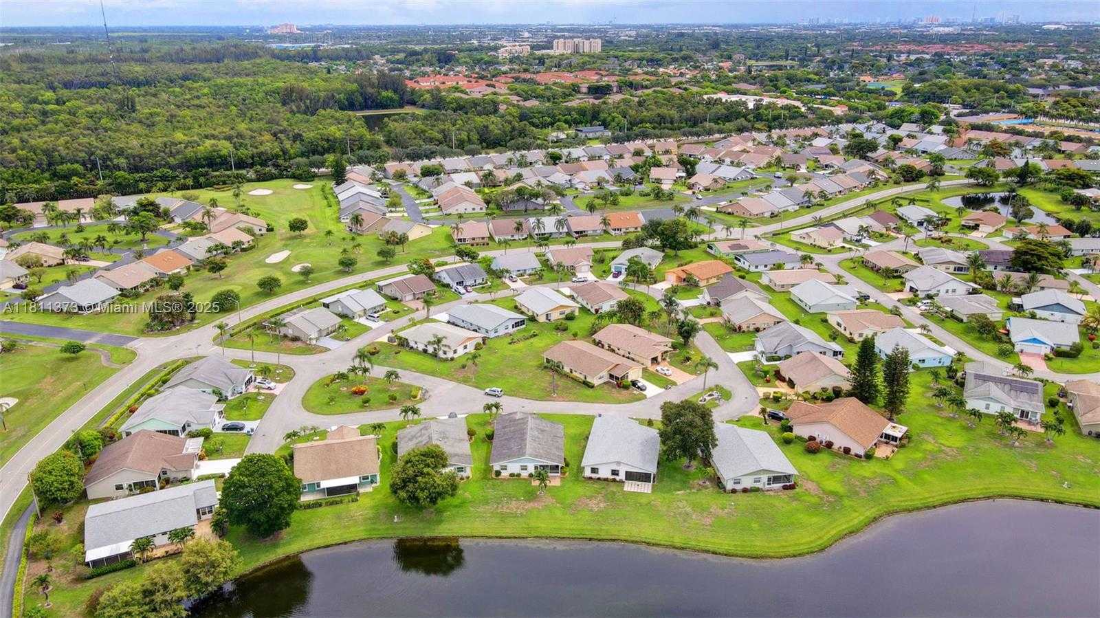 Small Image of 3810 ROWENA CIR, West Palm Beach Number 53