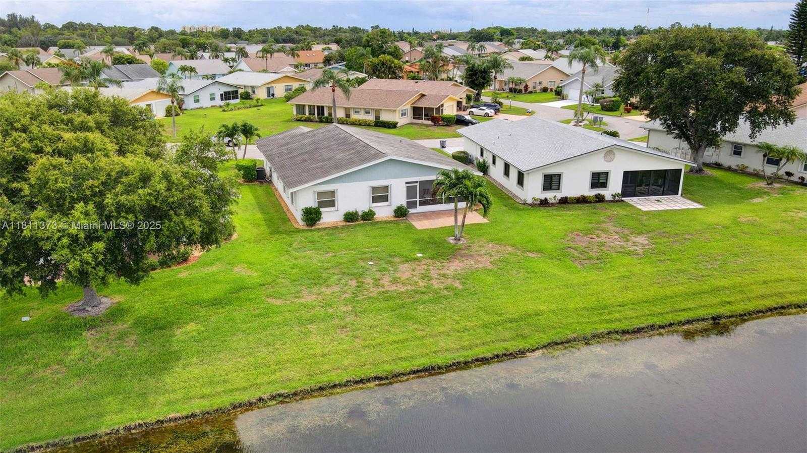 Small Image of 3810 ROWENA CIR, West Palm Beach Number 59