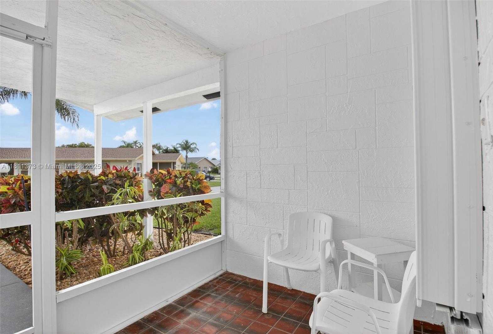 Small Image of 3810 ROWENA CIR, West Palm Beach Number 6