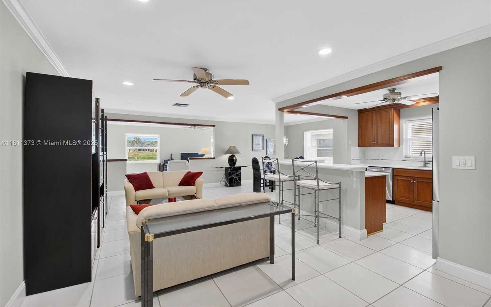 Small Image of 3810 ROWENA CIR, West Palm Beach Number 9