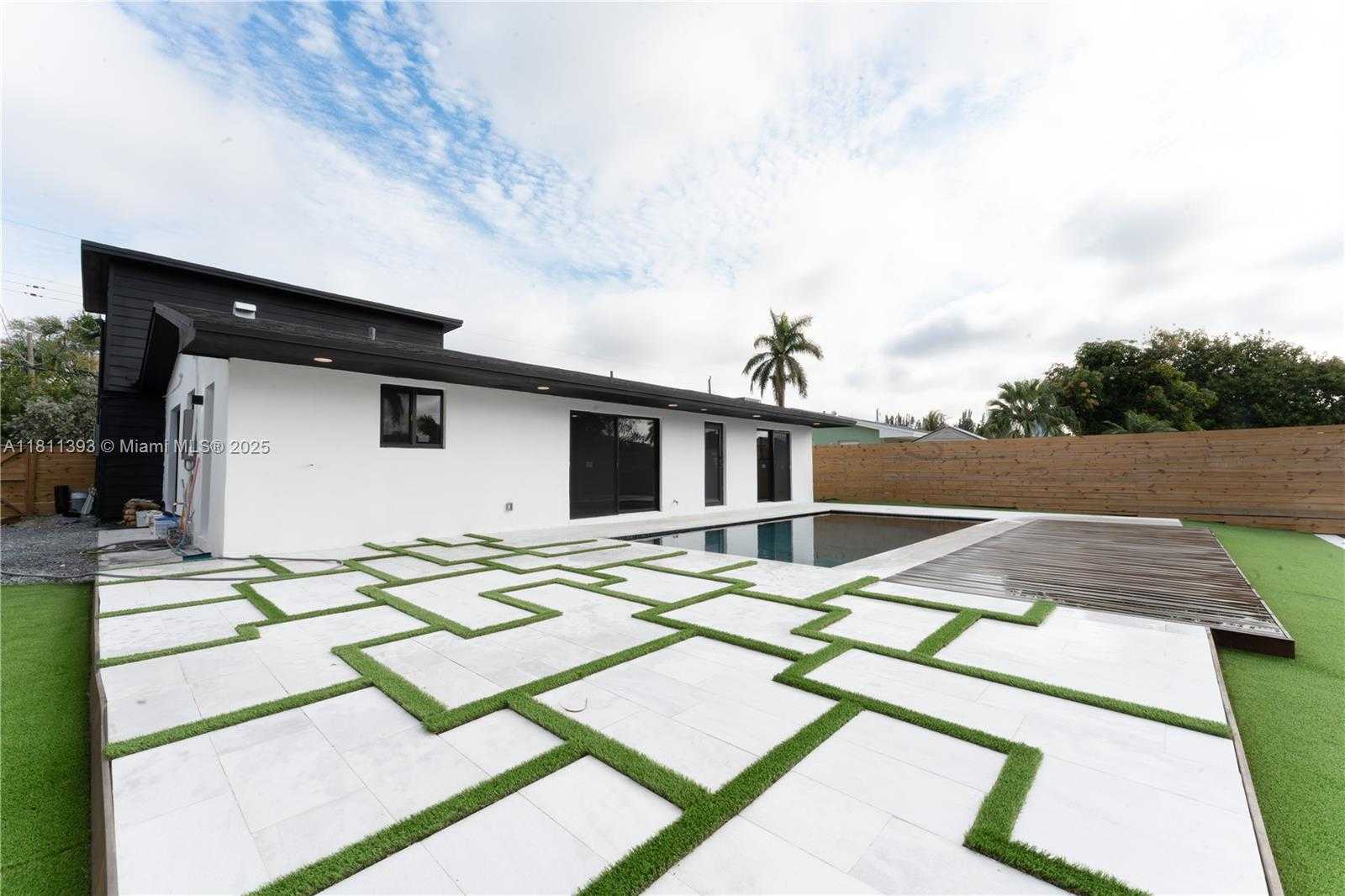 Small Image of 5700 SOUTH WEST 56TH ST, Davie Number 8