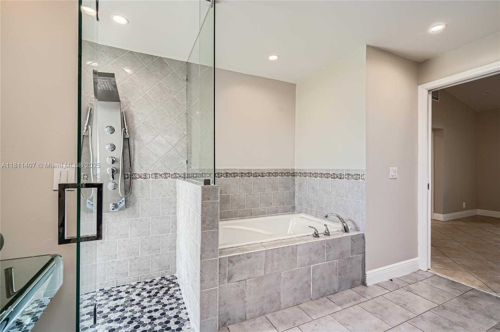 Small Image of 20701 EAGLE NEST RD, Cutler Bay Number 15