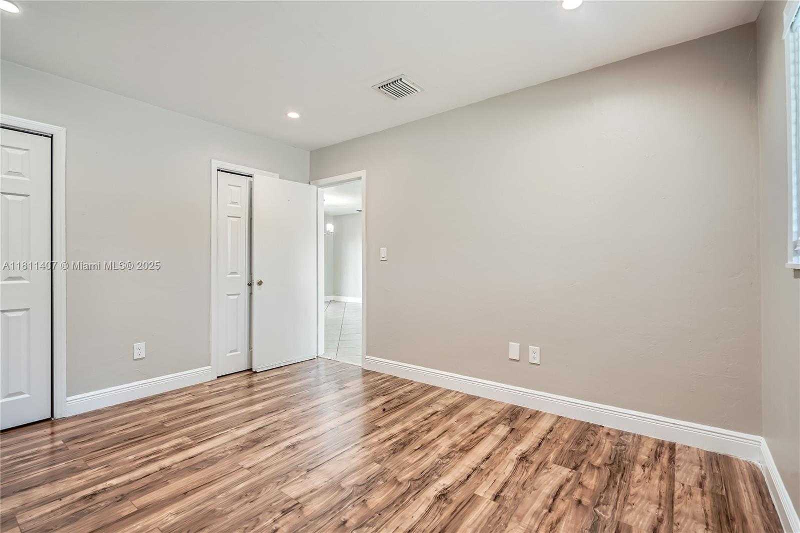 Small Image of 20701 EAGLE NEST RD, Cutler Bay Number 17
