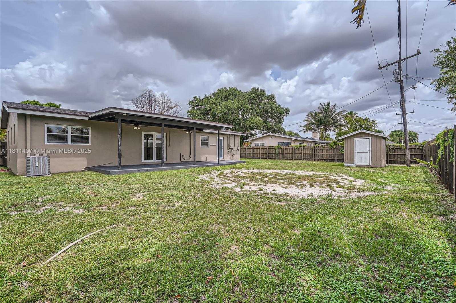 Small Image of 20701 EAGLE NEST RD, Cutler Bay Number 22