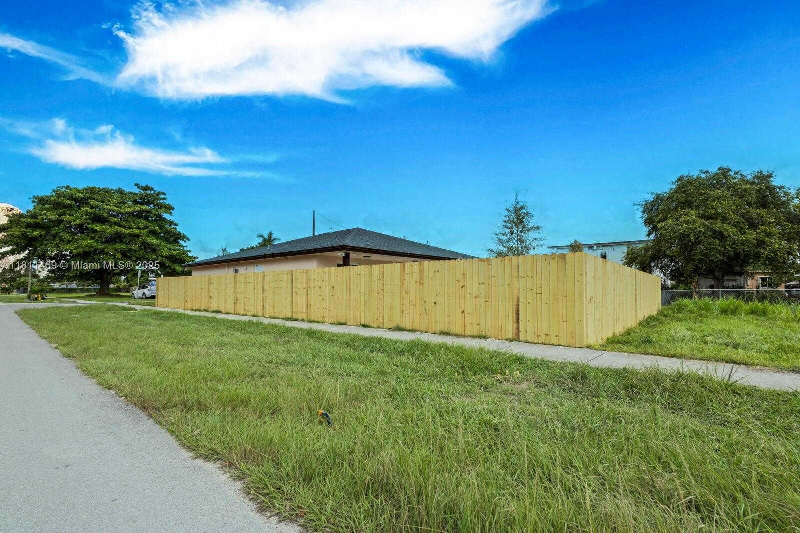 Small Image of 625 SOUTH WEST 6 STREET, Homestead Number 22