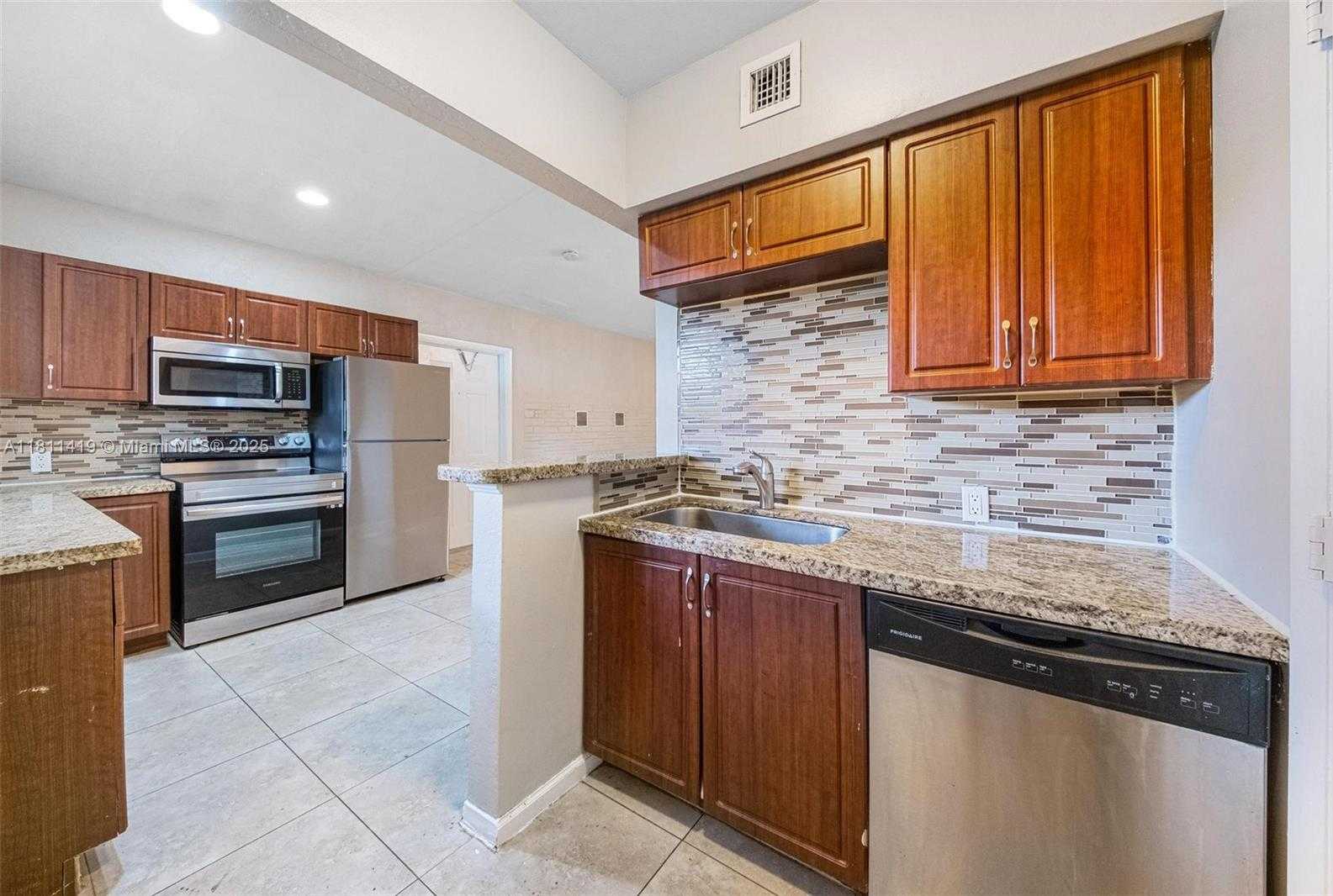 Small Image of 501 CAROLINA AVE, Fort Lauderdale Number 7