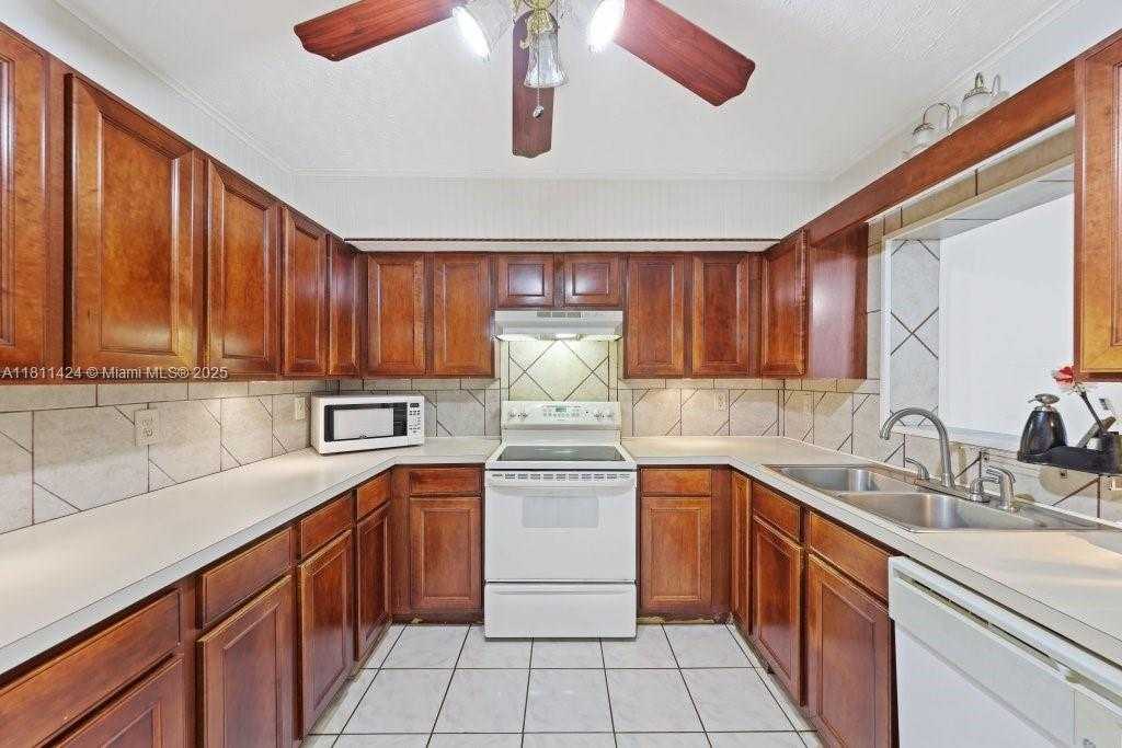 Small Image of 1090 SOUTH WEST 31ST ST, Fort Lauderdale Number 12