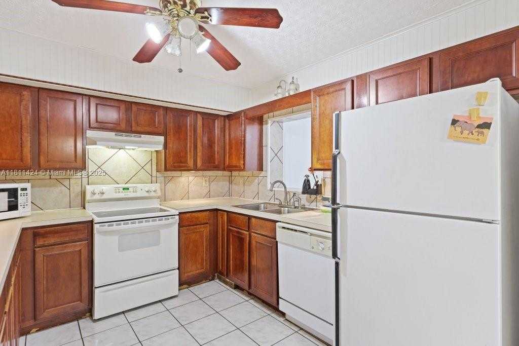 Small Image of 1090 SOUTH WEST 31ST ST, Fort Lauderdale Number 13