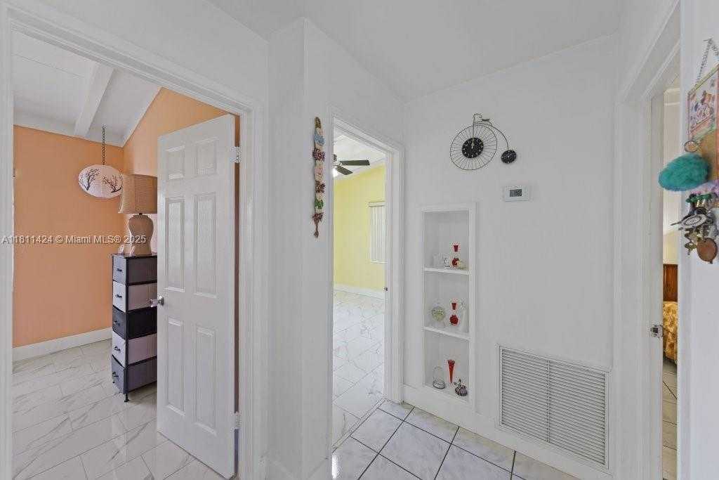 Small Image of 1090 SOUTH WEST 31ST ST, Fort Lauderdale Number 16