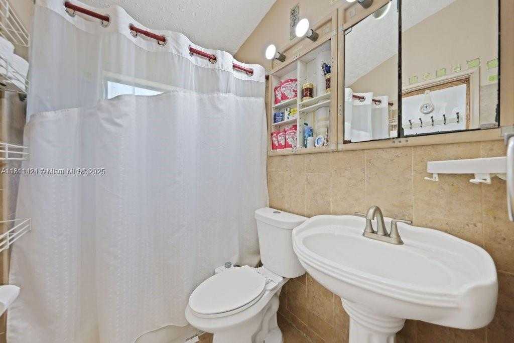 Small Image of 1090 SOUTH WEST 31ST ST, Fort Lauderdale Number 23