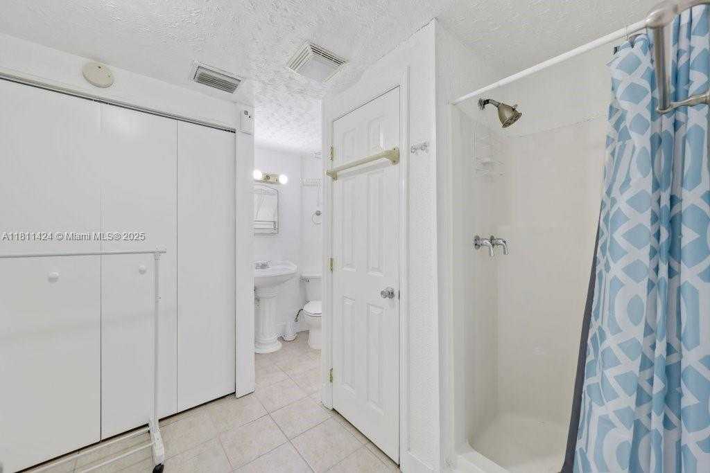 Small Image of 1090 SOUTH WEST 31ST ST, Fort Lauderdale Number 26